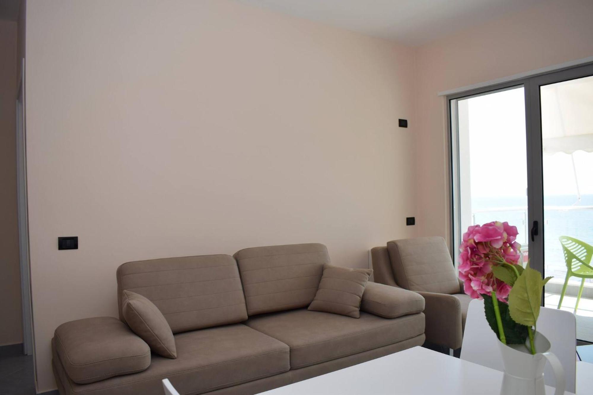 Besi Apartments Durres Bagian luar foto
